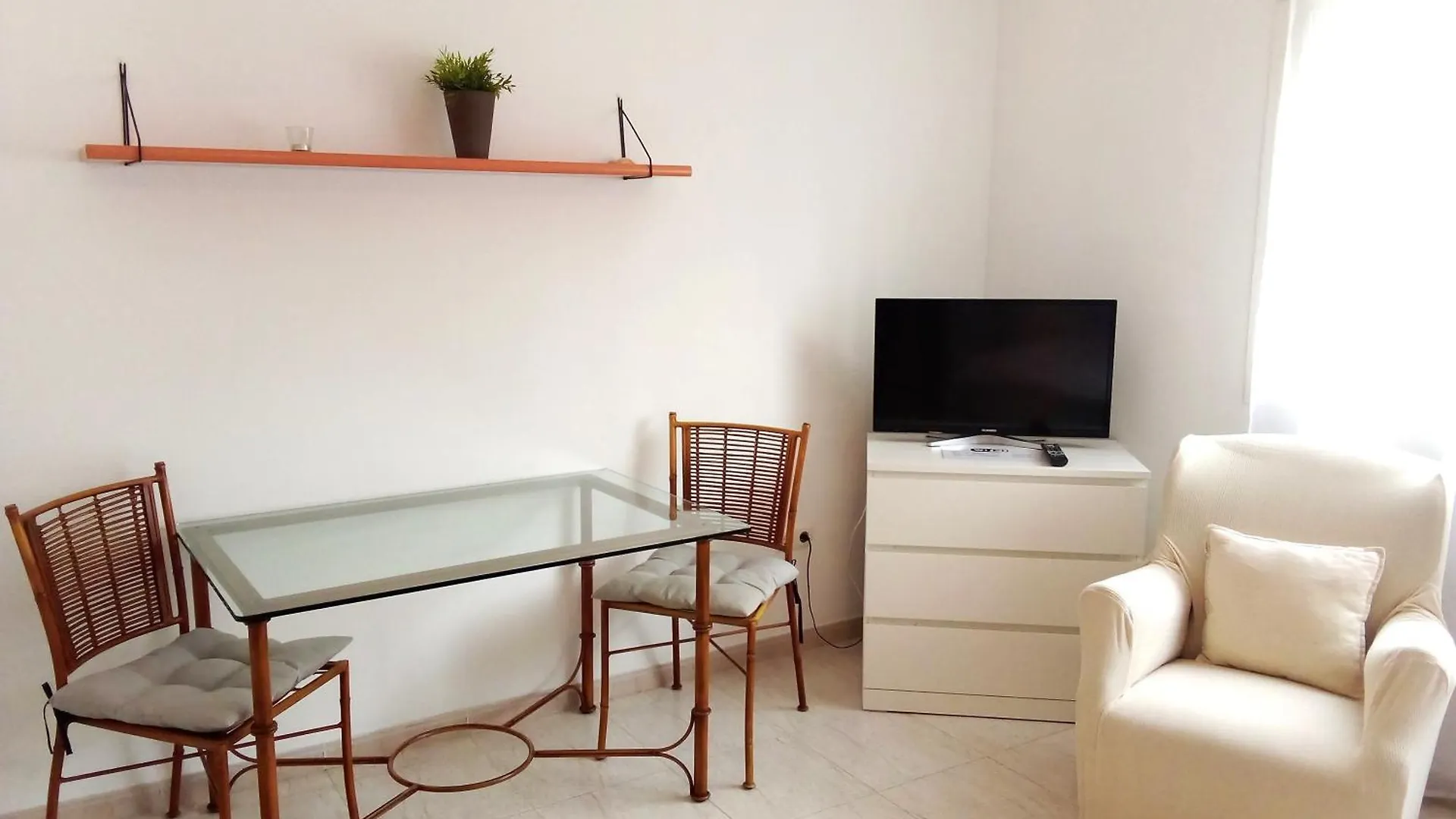 Coqueto Estudio En Calle Vela Benalmadena 0*,